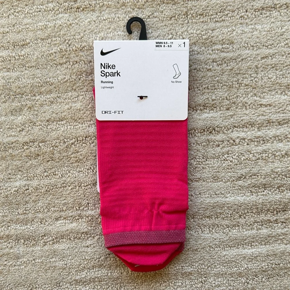 NWT 2 Pairs of Nike Spark Lightweight No-Show Running Socks Women 9.5-11 M 8-9.5